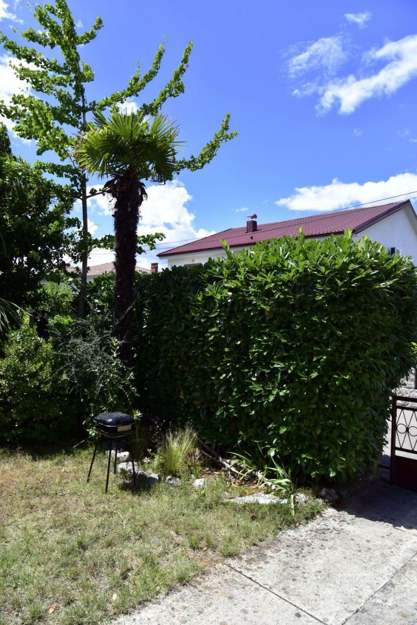 Apartment Palm Tree Malinska Exterior foto